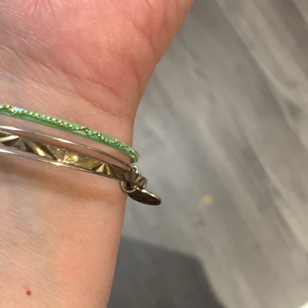Three beautiful bracelets - Picture 3 of 6